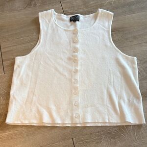 Major Label Group Ivory Sleeveless Button-Up Shirt Size Large